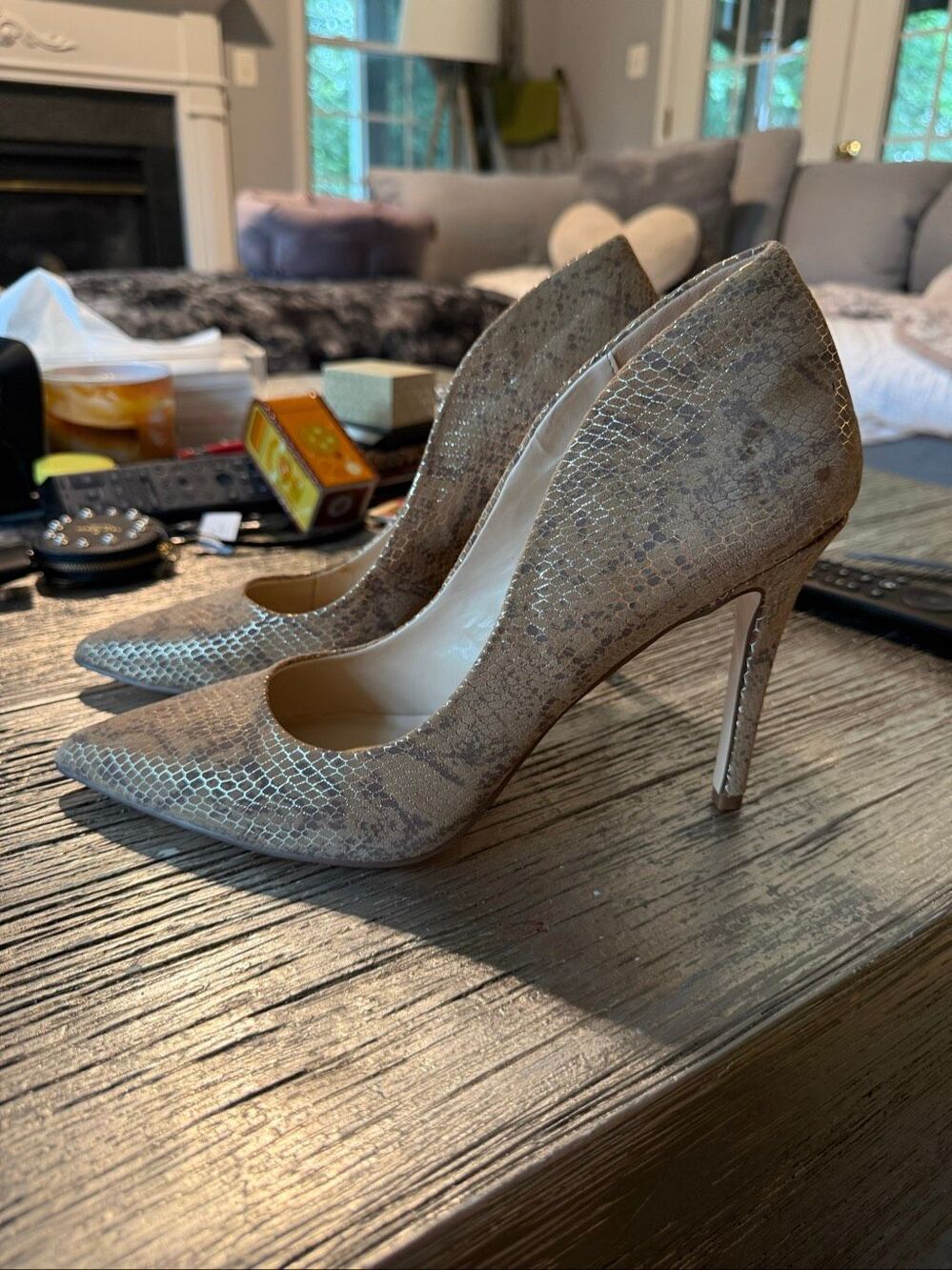Fergie Acapella High Back Scalloped Edge Snake Print Beige Gray Pumps sz 11 NWT